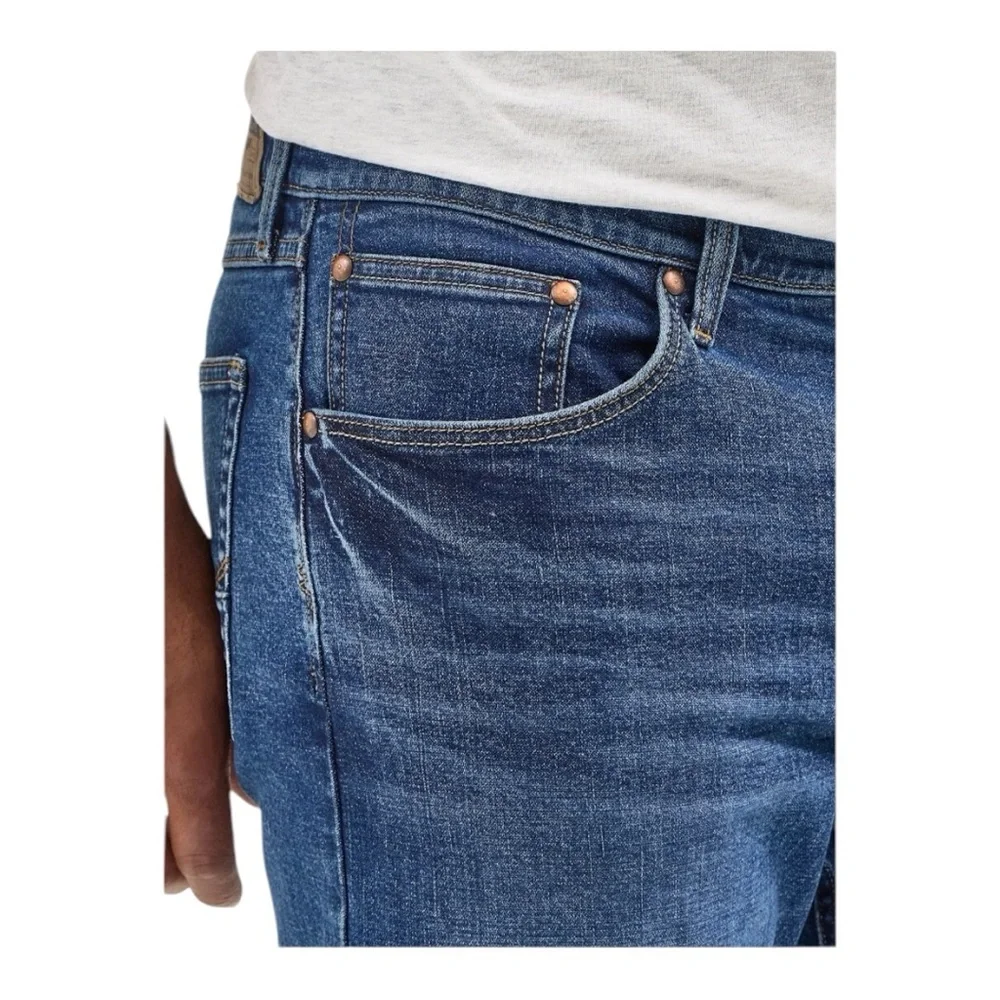 Wrangler - NWT -  Premium Blue Bootcut Jeans Timeless Design